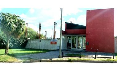 Se vende cancha de futbol sintético en Otamendi con importante cartera de clientes.
