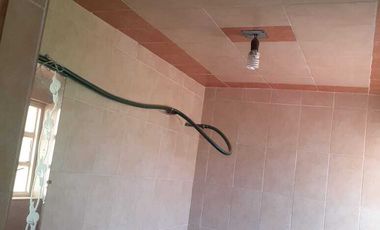 SE VENDE AMPLIA CASA DE TRES NIVELES CON BUENOS ACABADOS EN IZTAPALAPA