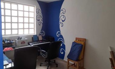 SE VENDE AMPLIA CASA DE TRES NIVELES CON BUENOS ACABADOS EN IZTAPALAPA