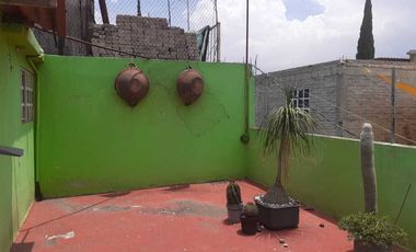 SE VENDE AMPLIA CASA DE TRES NIVELES CON BUENOS ACABADOS EN IZTAPALAPA