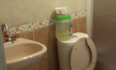 SE VENDE AMPLIA CASA DE TRES NIVELES CON BUENOS ACABADOS EN IZTAPALAPA