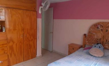 SE VENDE AMPLIA CASA DE TRES NIVELES CON BUENOS ACABADOS EN IZTAPALAPA