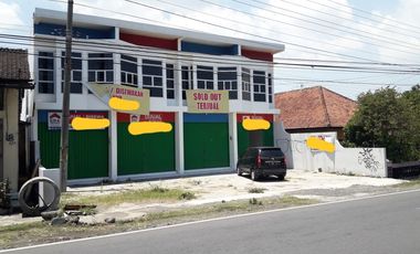 Ruko 2 lantai siap pakai depan pasar teras Mojolegi Biyolali Jawa Tengah