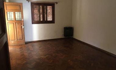 VIVI EN ALTO ALBERDI PROPIEDAD 2 DORM CON PATIO Y PILETA