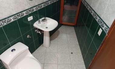 casa en arriendo en las mercedes. Cod A9432976