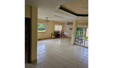 ANCON / ALBROOK / 3 HABITACIONES / 594m2 / BALCON / 2 TERRAZAS