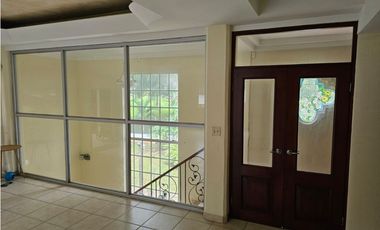 ANCON / ALBROOK / 3 HABITACIONES / 594m2 / BALCON / 2 TERRAZAS
