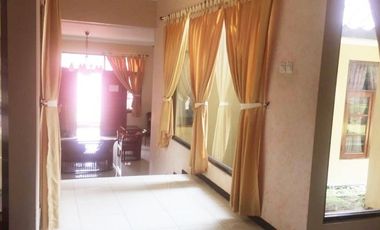 Sewa Villa Bukit Punclut Dekat Kuliner Punclut Bandung