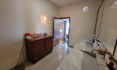 ¡ SE VENDE EXCELENTE PROPIEDAD  !    .                        ! BAJA DE PRECIO !