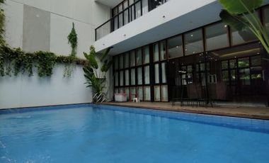 Rumah Full Furnish design modern dgn swimming pool di Harapan Baru Bekasi
