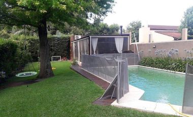 Hermoso chalet con jardin y pileta
