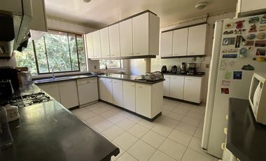 Casa en venta de 6 dorm. en sector Mayflower, Lo Barnechea