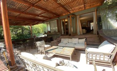 Casa en venta de 6 dorm. en sector Mayflower, Lo Barnechea