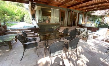 Casa en venta de 6 dorm. en sector Mayflower, Lo Barnechea