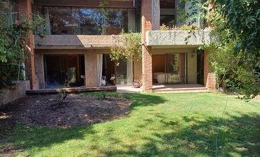 Casa en venta de 6 dorm. en sector Mayflower, Lo Barnechea