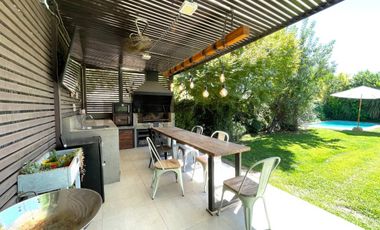 VENDO HERMOSA CASA ESTILO MEDITERRÁNEA EN SANTA ELENA CHICUREO