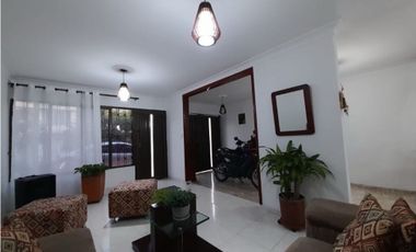 Se vende casa Dos pisos más terraza Barrio Las Americas Palmira Valle