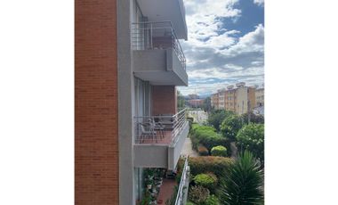 Bogota vendo apartamento en capri area 110 mts incluido balcones