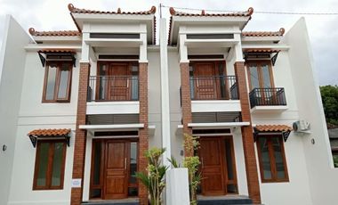 MEWAH 2 LANTAI RUMAH DI PUSAT KOTA JOGJA
