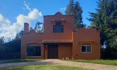 Venta de casa en Echeverria del lago