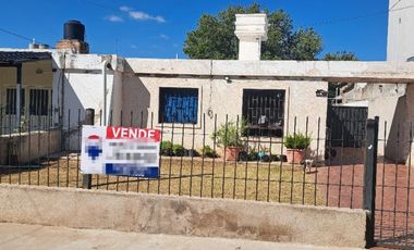Se vende casa de 2 dorms en Marquez de Sobremonte