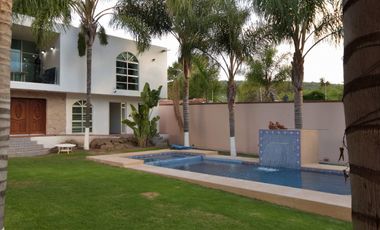Casa en Venta con Alberca en Balcones de La Calera
