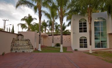 Casa en Venta con Alberca en Balcones de La Calera