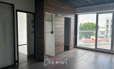 Locales en renta en Plaza Comercial TZN2