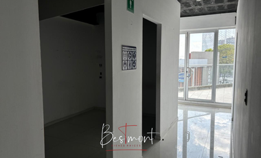 Locales en renta en Plaza Comercial TZN2
