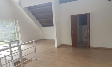 APARTEMEN BASSURA CITY FURSNISHED CANTIK DAN RAPI TIDAK PERNAH DI