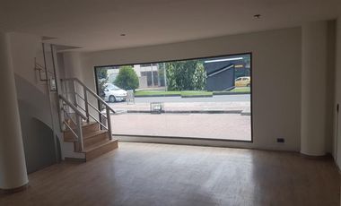 APARTEMEN BASSURA CITY FURSNISHED CANTIK DAN RAPI TIDAK PERNAH DI