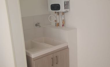 apartamento en arriendo en urb. varsovia. Cod A6739201