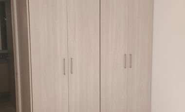 apartamento en arriendo en urb. varsovia. Cod A6739201