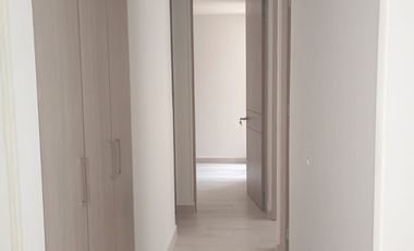 apartamento en arriendo en urb. varsovia. Cod A6739201