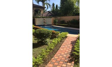 ALQUILER Y VENTA DE CASA COSTA DEL ESTE 4 REC  AMOBLADA