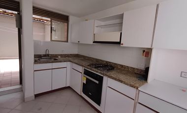 apartamento en arriendo en bosques de zuñiga. Cod A513406