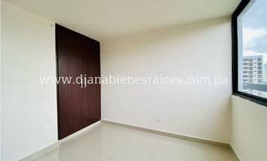 Se vende apartamento en Condado del Rey