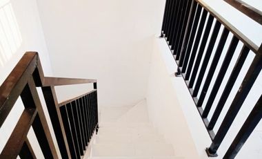RUMAH CANTIK SIAP HUNI 2LANTAI DAERAH PEMDA KULON PROGO