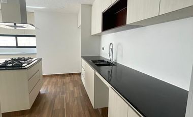 CASA EN RENTA MODERNA  EN LOMAS DE ANGELOPOLIS