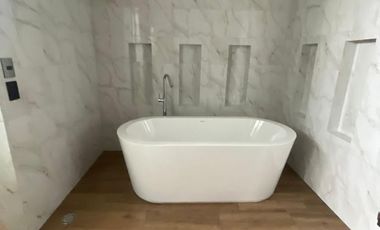 CASA EN RENTA MODERNA  EN LOMAS DE ANGELOPOLIS