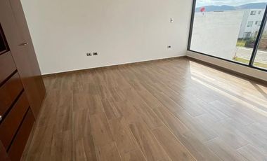 CASA EN RENTA MODERNA  EN LOMAS DE ANGELOPOLIS