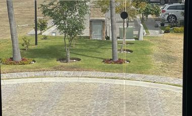 CASA EN RENTA MODERNA  EN LOMAS DE ANGELOPOLIS