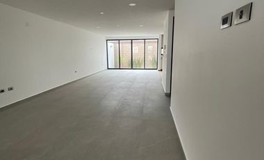 CASA EN RENTA MODERNA  EN LOMAS DE ANGELOPOLIS