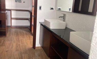 CASA EN RENTA MODERNA  EN LOMAS DE ANGELOPOLIS