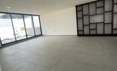 CASA EN RENTA MODERNA  EN LOMAS DE ANGELOPOLIS