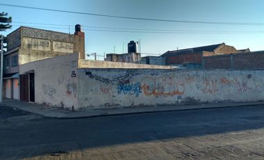 Casa en esquina propia para comercio
