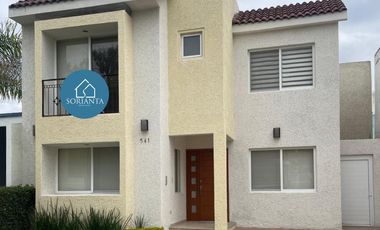 Casa en Renta en Coto San Nicolás