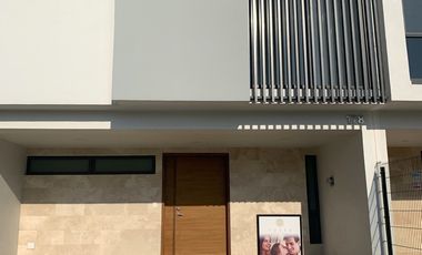 CASA RESIDENCIAL EN VENTA CON ROOF GARDEN