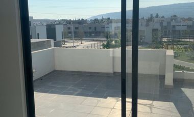 CASA RESIDENCIAL EN VENTA CON ROOF GARDEN
