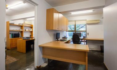 Atención Inversionistas!!Estupendo Local Comercial con renta vigente en el Golf